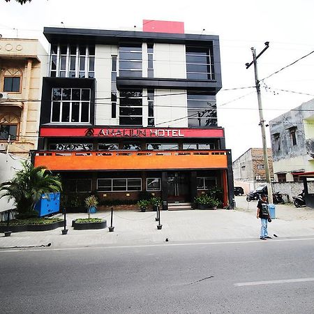 Amaliun Hotel Medan Esterno foto