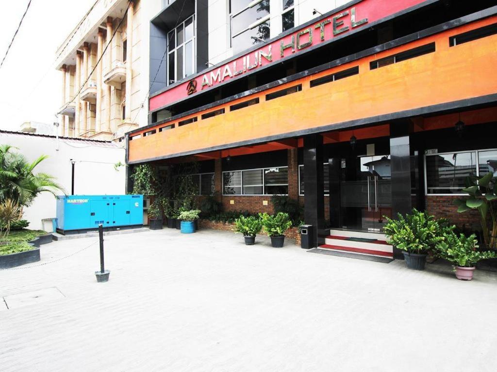 Amaliun Hotel Medan Esterno foto