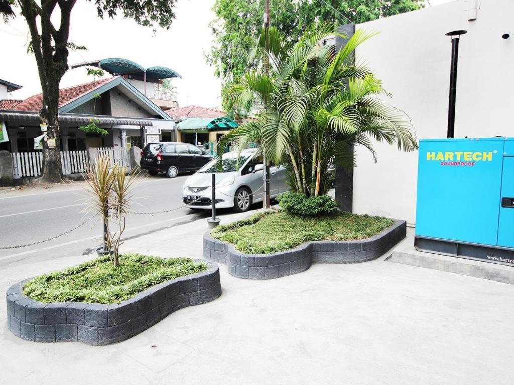 Amaliun Hotel Medan Esterno foto