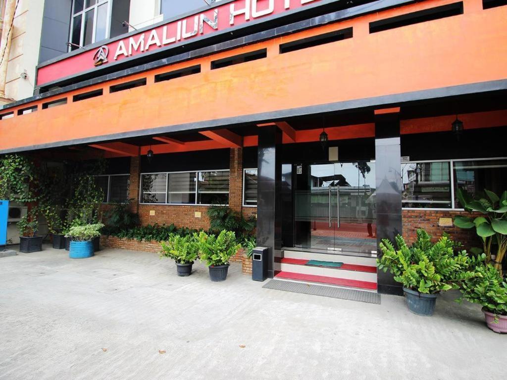 Amaliun Hotel Medan Esterno foto