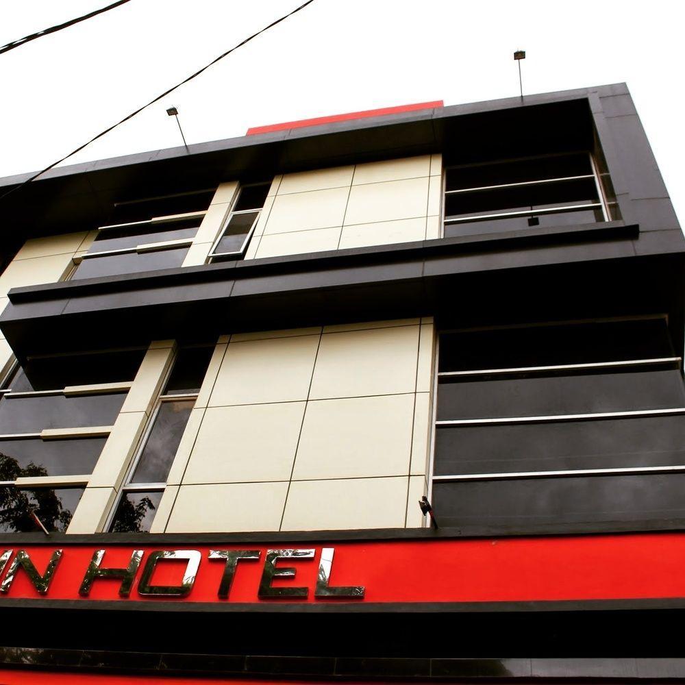 Amaliun Hotel Medan Esterno foto