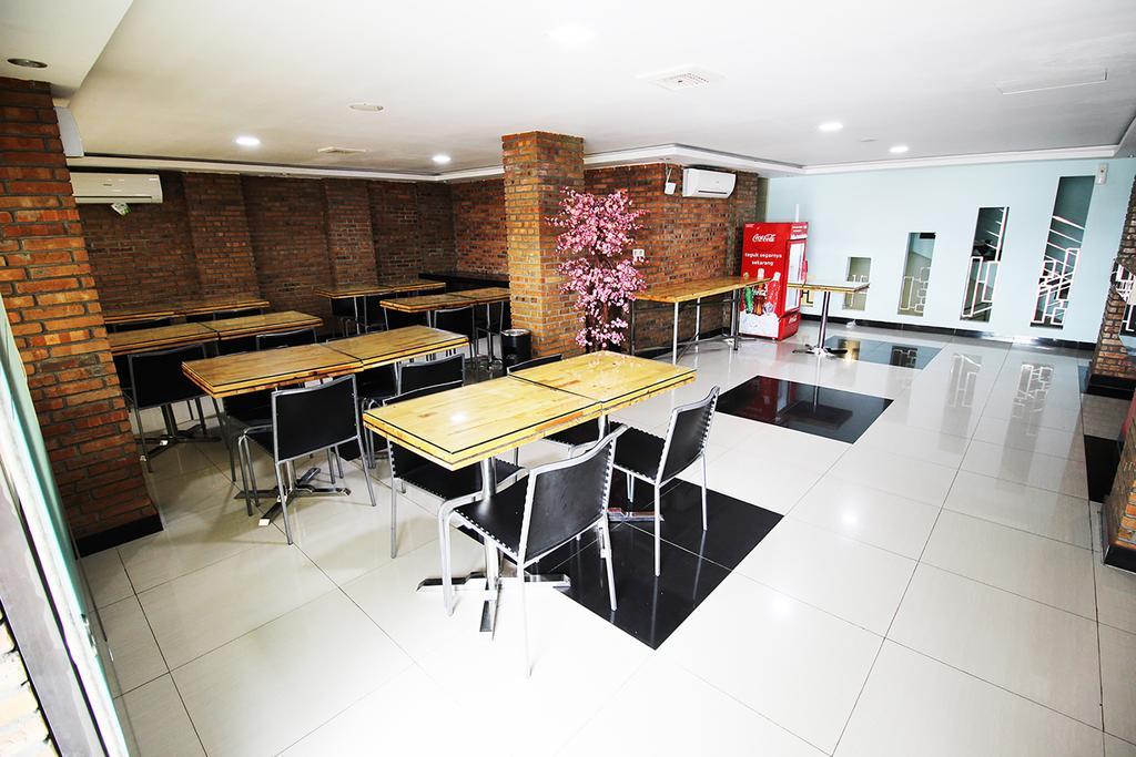 Amaliun Hotel Medan Esterno foto