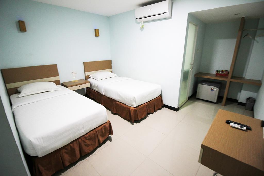 Amaliun Hotel Medan Esterno foto
