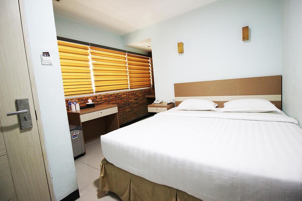 Amaliun Hotel Medan Esterno foto