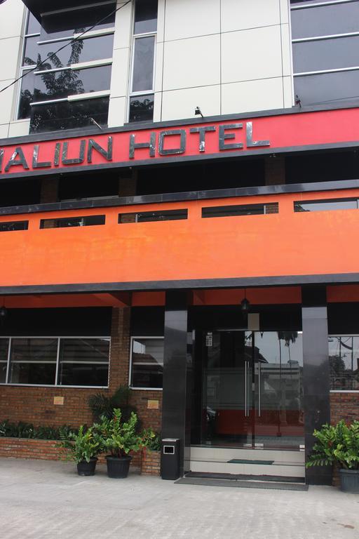 Amaliun Hotel Medan Esterno foto