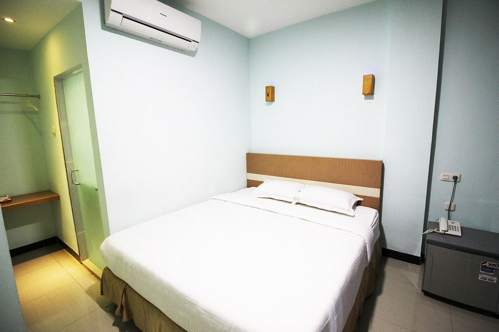 Amaliun Hotel Medan Esterno foto