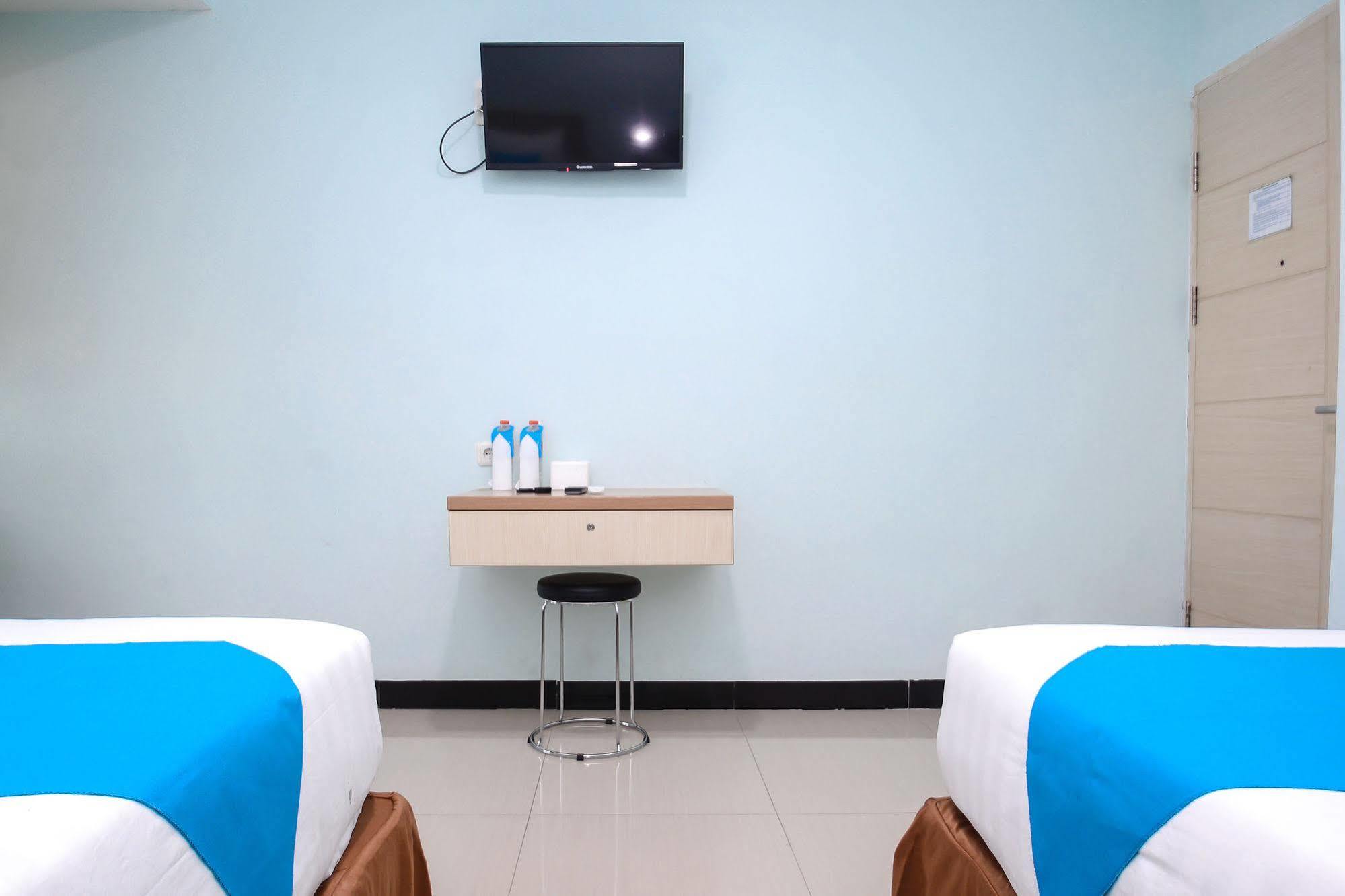 Amaliun Hotel Medan Esterno foto